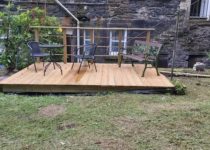 One Bedroom Flat, Very Close To Town Center.